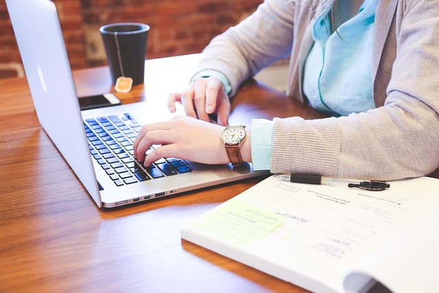 Comment choisir le bon plombier pour vos besoins urgents